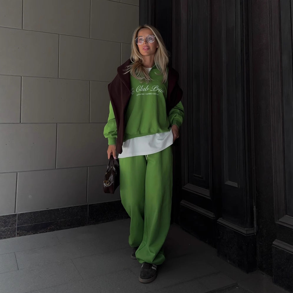 Sporty streetwear set for women with a casual hoodie and a loose fit Lune London