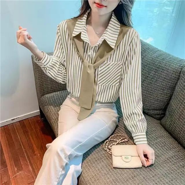 Blouse rayée femme avec col décontracté Chic & Stil