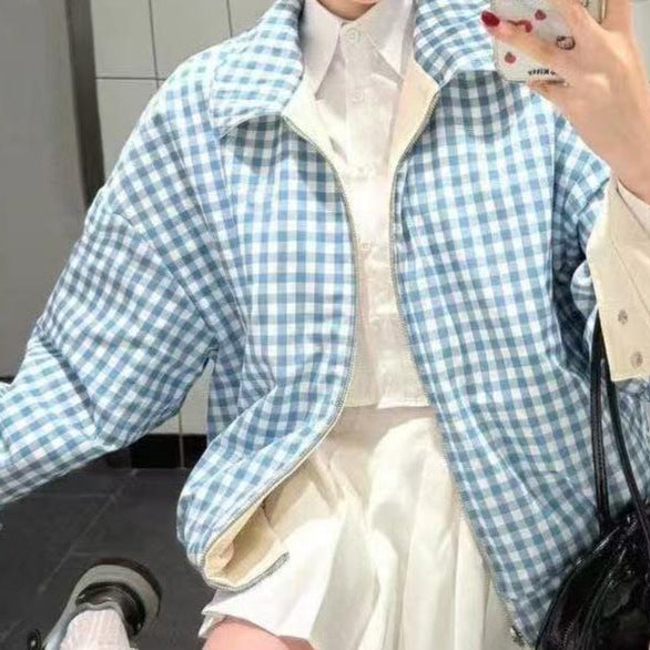 Veste de transition à carreaux pour femmes avec coupe généreuse et accents modernes Chic & Stil