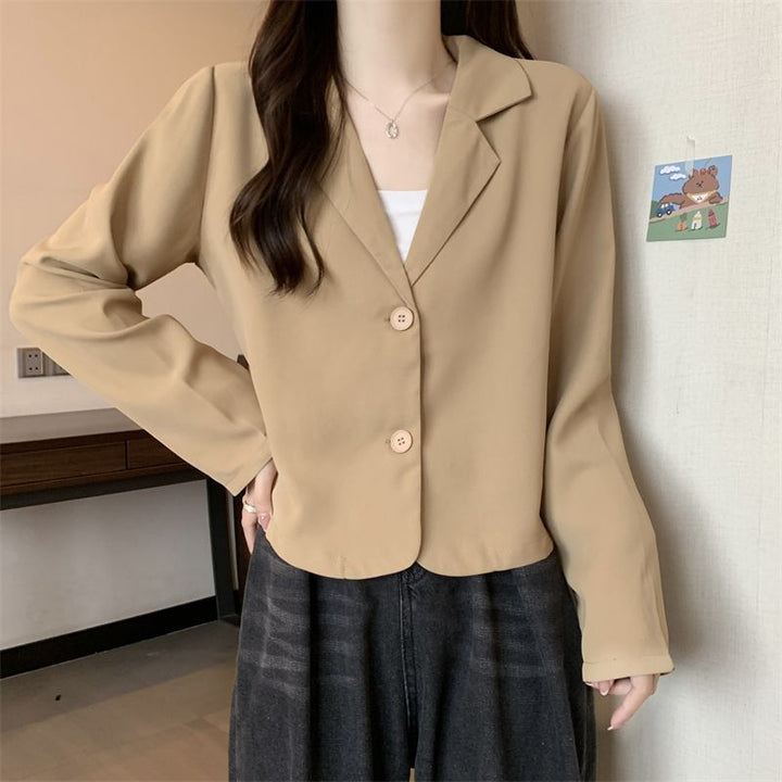 Veste courte élégante pour femme avec un col à boutons Chic & Stil
