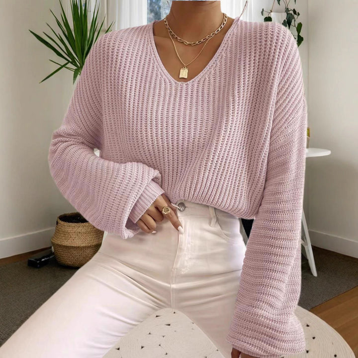 Structured sweater for women with V-neck and wide sleeves Lune London