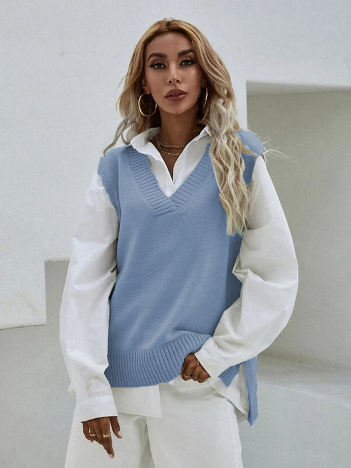 Knitted sweater for women with V-neck and ribbed texture Lune London