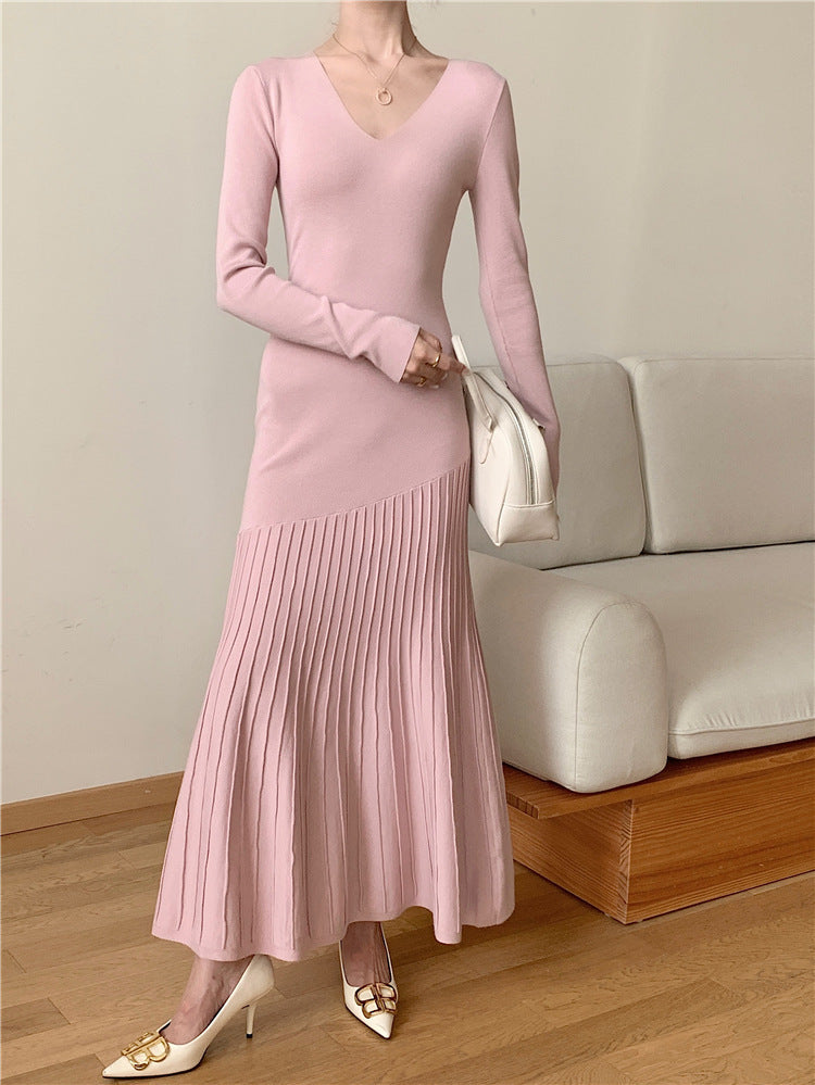 Maxi dress for women with V-neck and pleated skirt design Lune London