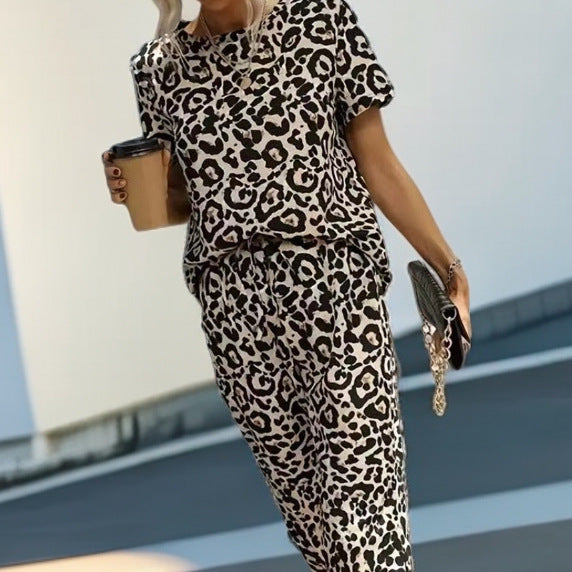 Comfortable lounge set for women with leopard print Lune London