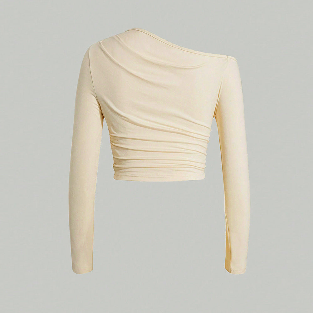 Asymmetrical short top with long sleeves for women with a slight gathered effect Chic & Stil