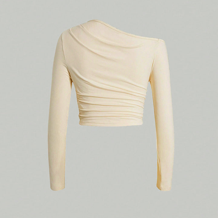 Asymmetrical short top with long sleeves for women with a slight gathered effect Chic & Stil