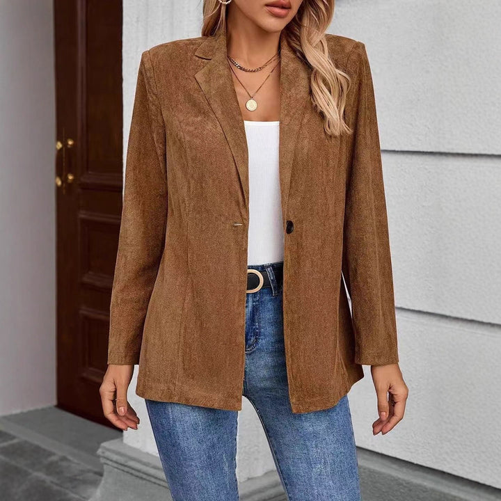 Blazer élégant pour femmes en tissu doux et velouté avec une surface texturée Chic & Stil