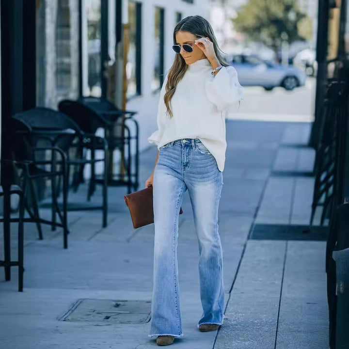Jeans bootcut à taille haute et à ourlet effiloché pour femmes à coupe large Chic & Stil
