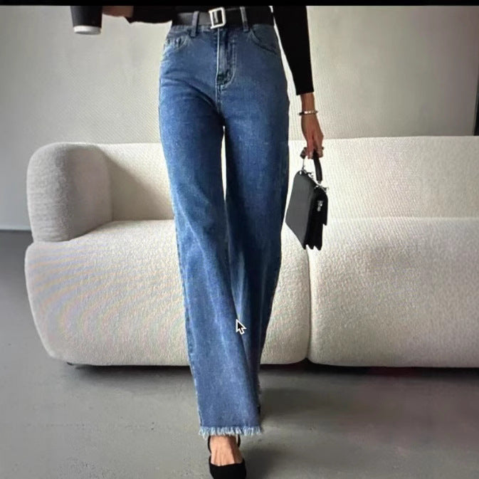 High-waisted wide-leg jeans for women with a vintage style and an authentic worn look Lune London