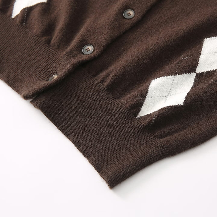 Knitted jacket for women with a modern diamond pattern and button closure Lune London