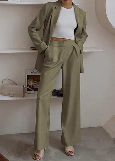 Elegant business suit set for women with wide legs and fitted blazer Lune London