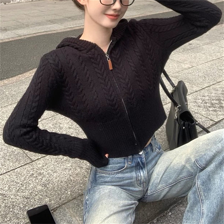 Cardigan court pour femmes avec capuche et motif en cable Chic & Stil