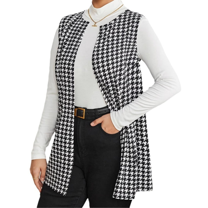 Elegant women's sleeveless vest with houndstooth pattern Lune London