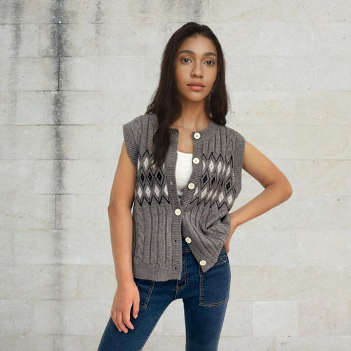 Women’s knitted vest with decorative twisted pattern and button placket Lune London
