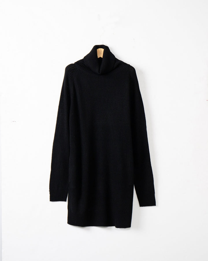 Ladies Cozy Turtleneck Pullover in Soft Knit Lune London