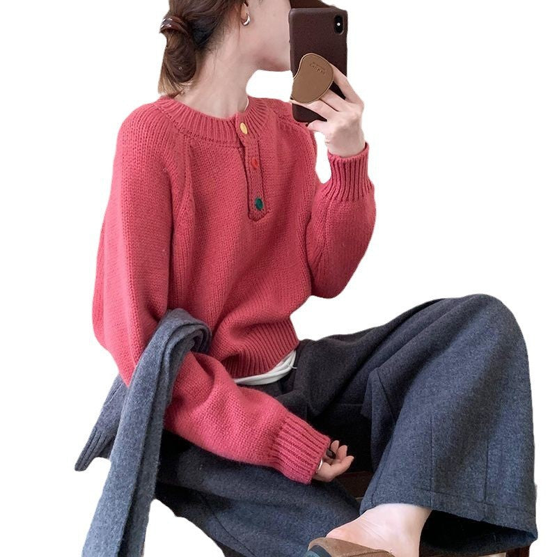 Pull confortable pour femmes avec des détails de boutons colorés et un matériau doux Chic & Stil
