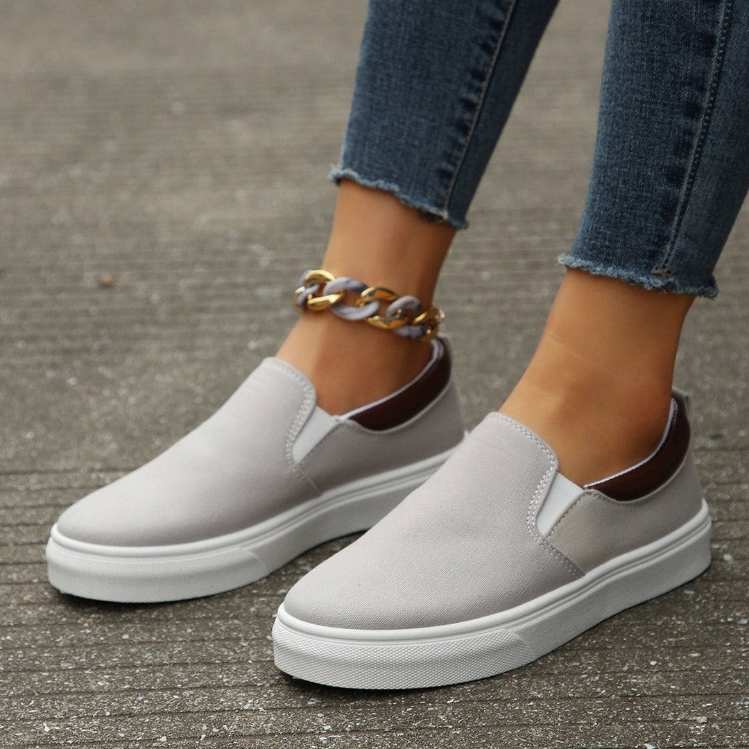 Women’s slip-on leisure shoes with elastic access and a non-slip sole Lune London