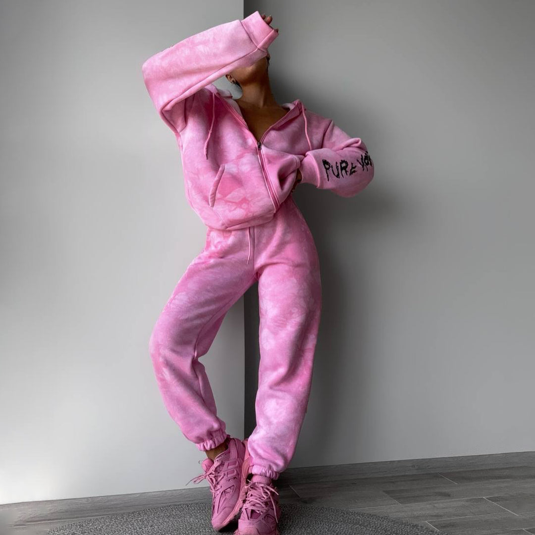 Women's hooded set with sporty accents and a casual fit Lune London