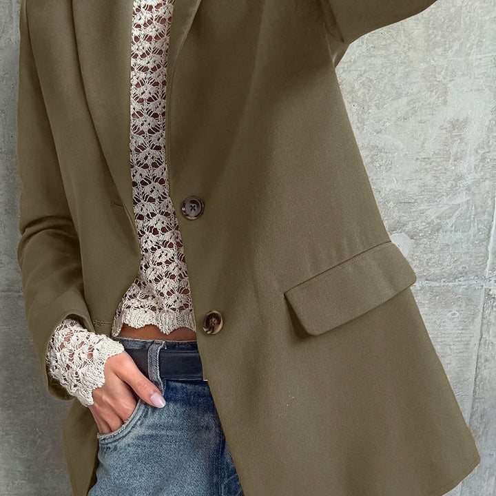 Veste élégante pour femmes avec une coupe féminine et des détails de boutons de haute qualité Lune London