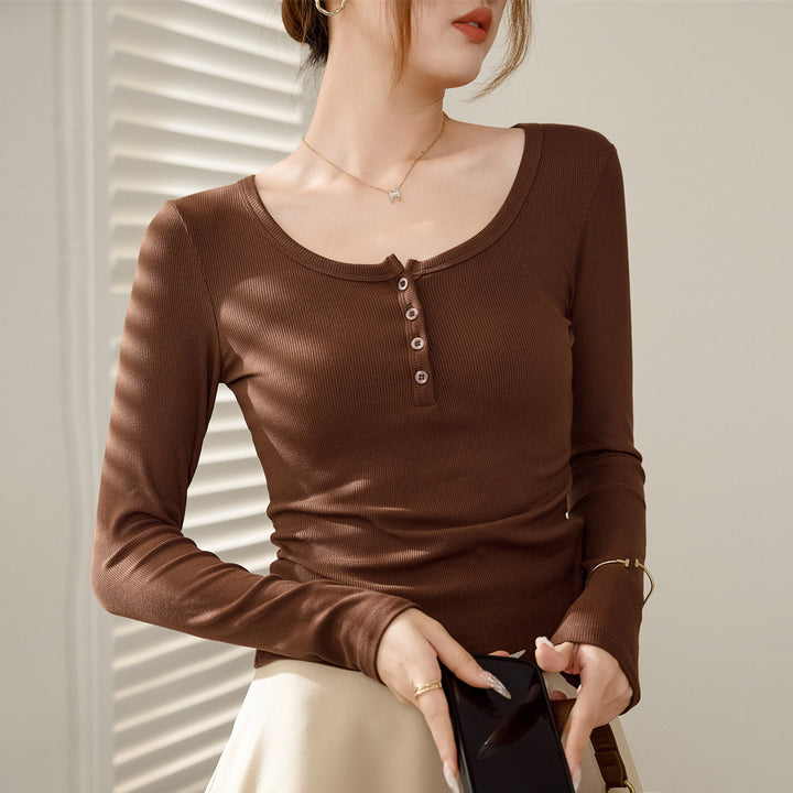 Woman Long sleeve top with deep V-neck and button details Lune London