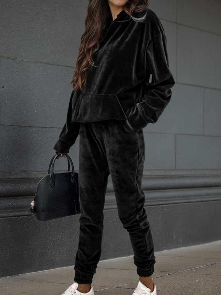 Ensemble de fleece sportif pour femmes avec capuche et taille élastique Chic & Stil