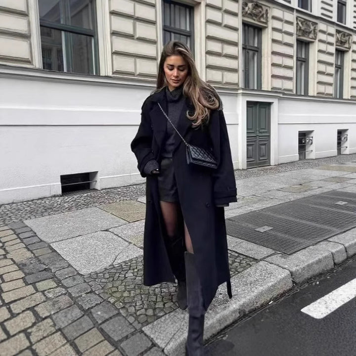 Elegant and stylish trench coat for women with adjustable belt Lune London