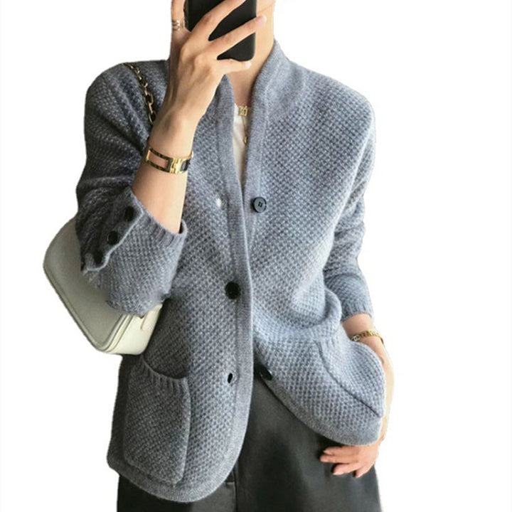 Blazer en tricot à la mode pour femmes avec poches et fermeture à boutons Chic & Stil