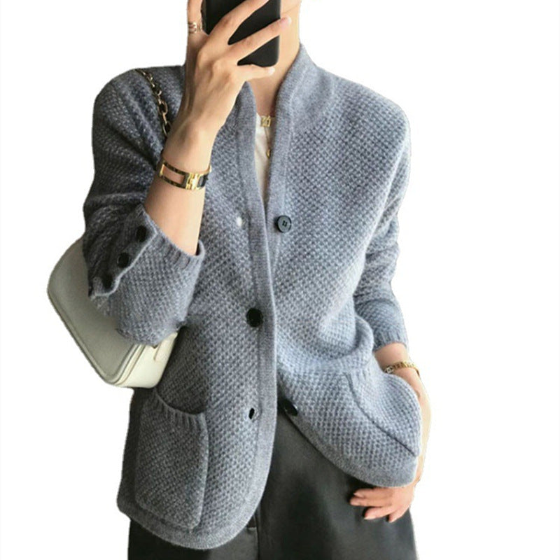Cardigan pour femmes avec motif texturé et poches pratiques Chic & Stil