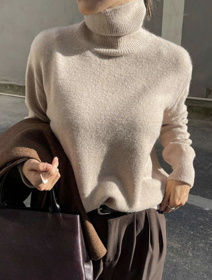 Ladies elegant turtleneck sweater in fine wool Lune London
