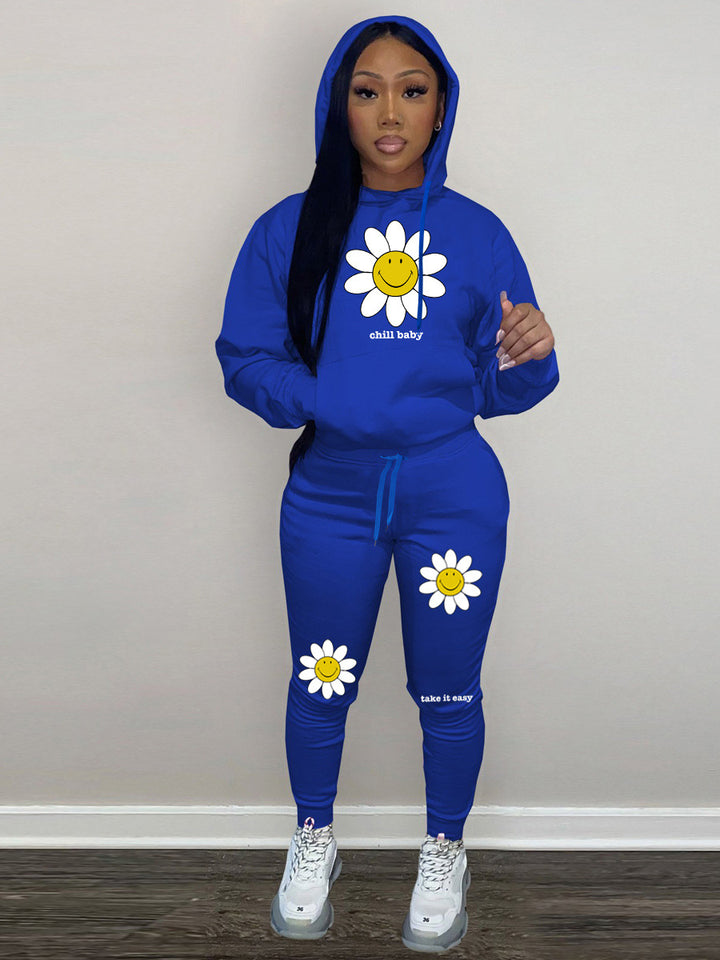 Hoodie and jogging pants set for women with cheerful floral pattern Lune London