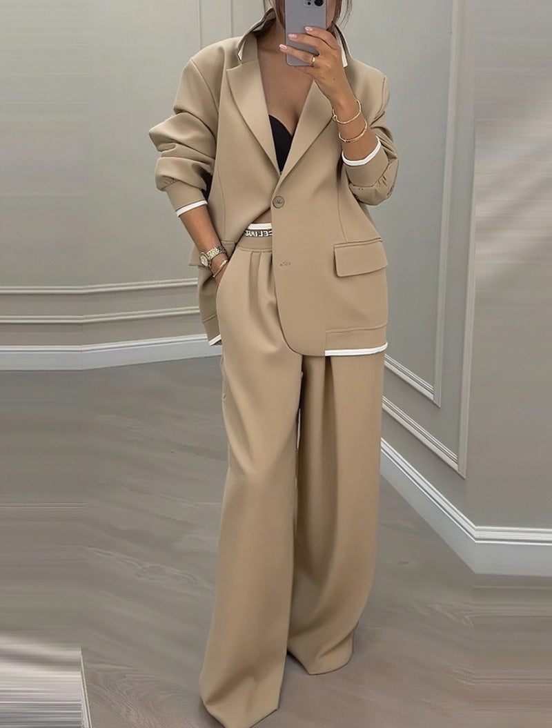 Ensemble blazer et pantalon élégant pour femmes avec coupe large et design moderne Chic & Stil