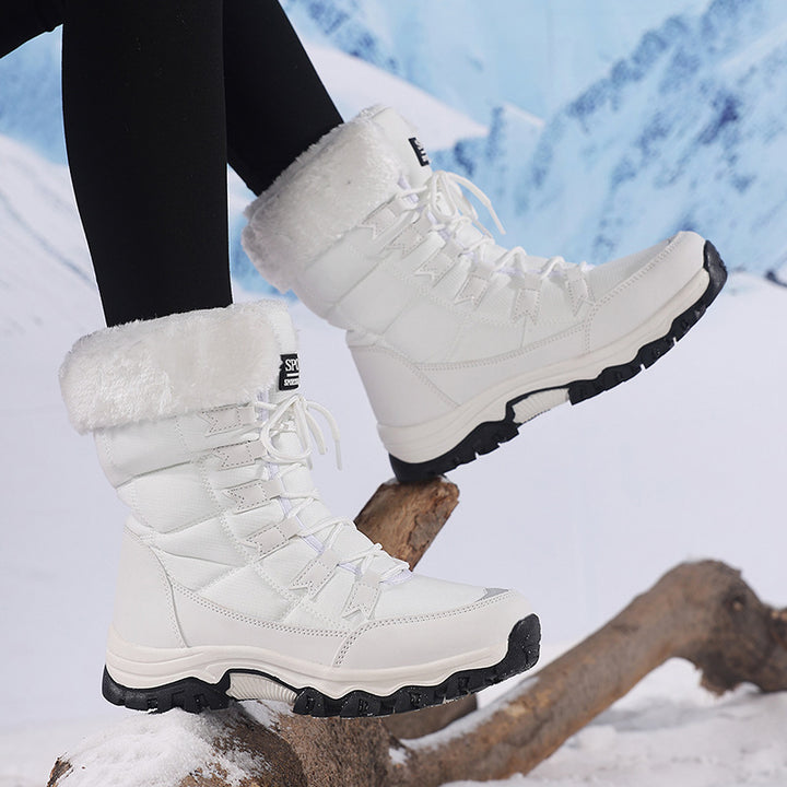 Women's winter boots with cozy faux fur collar and non-slip sole Lune London