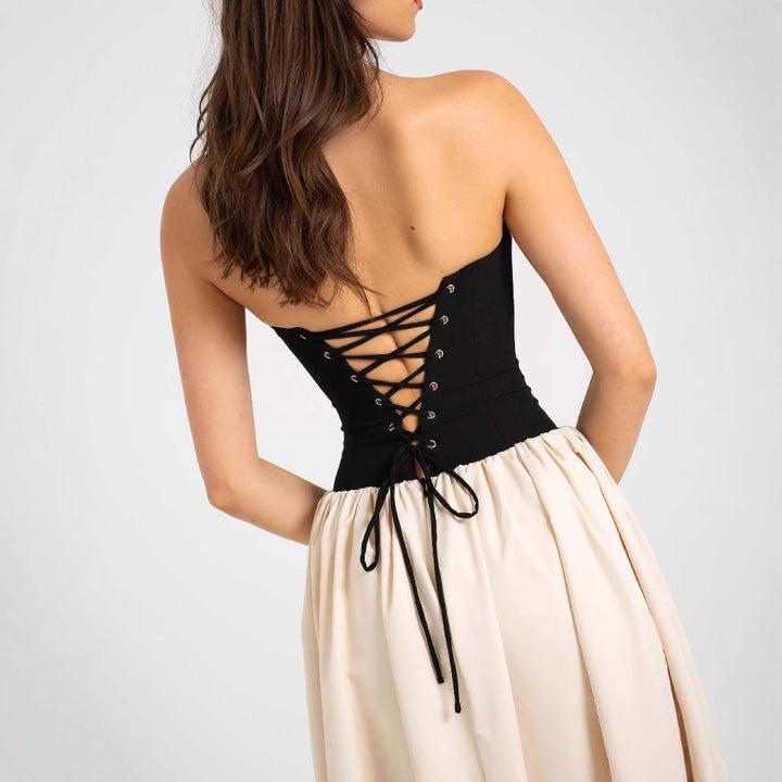 Maxi dress for women with sweetheart neckline and elegant skirt Chic & Stil