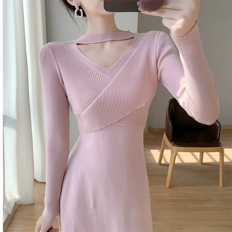 Robe tricotée pour femmes avec zone d'épaule ouverte et élégant décolleté en V Chic & Stil