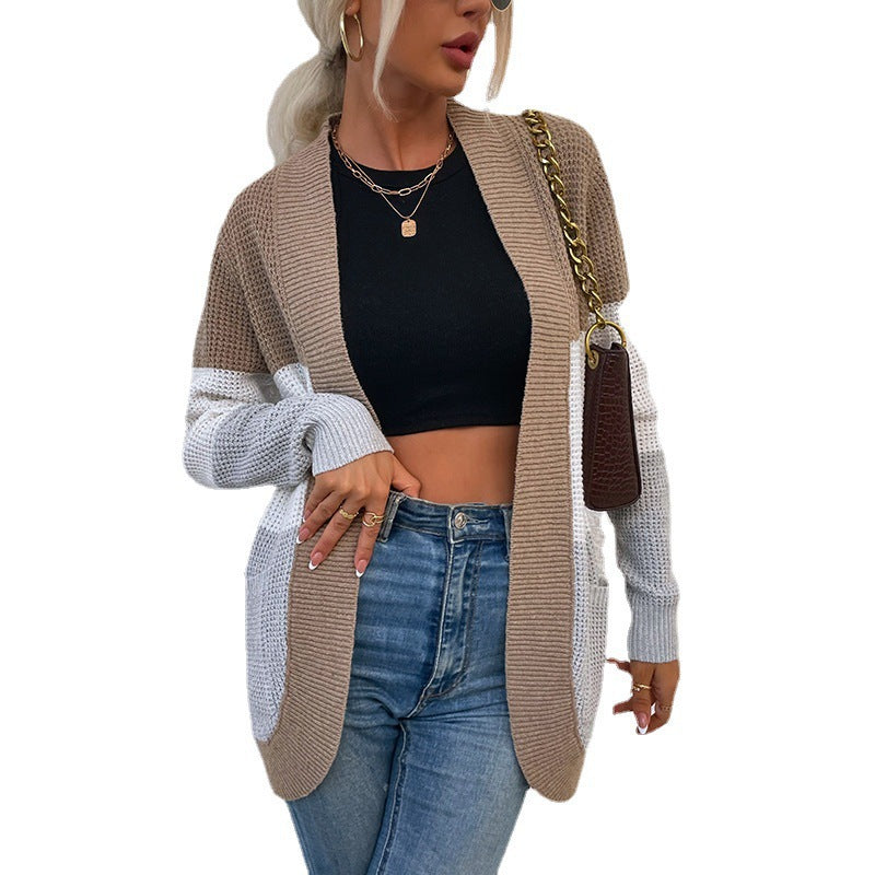 Cardigan knit for women with modern pleated design and contrasting colors Lune London