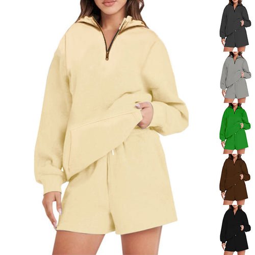 Casual hoodie for women with short zipper and practical pockets Lune London