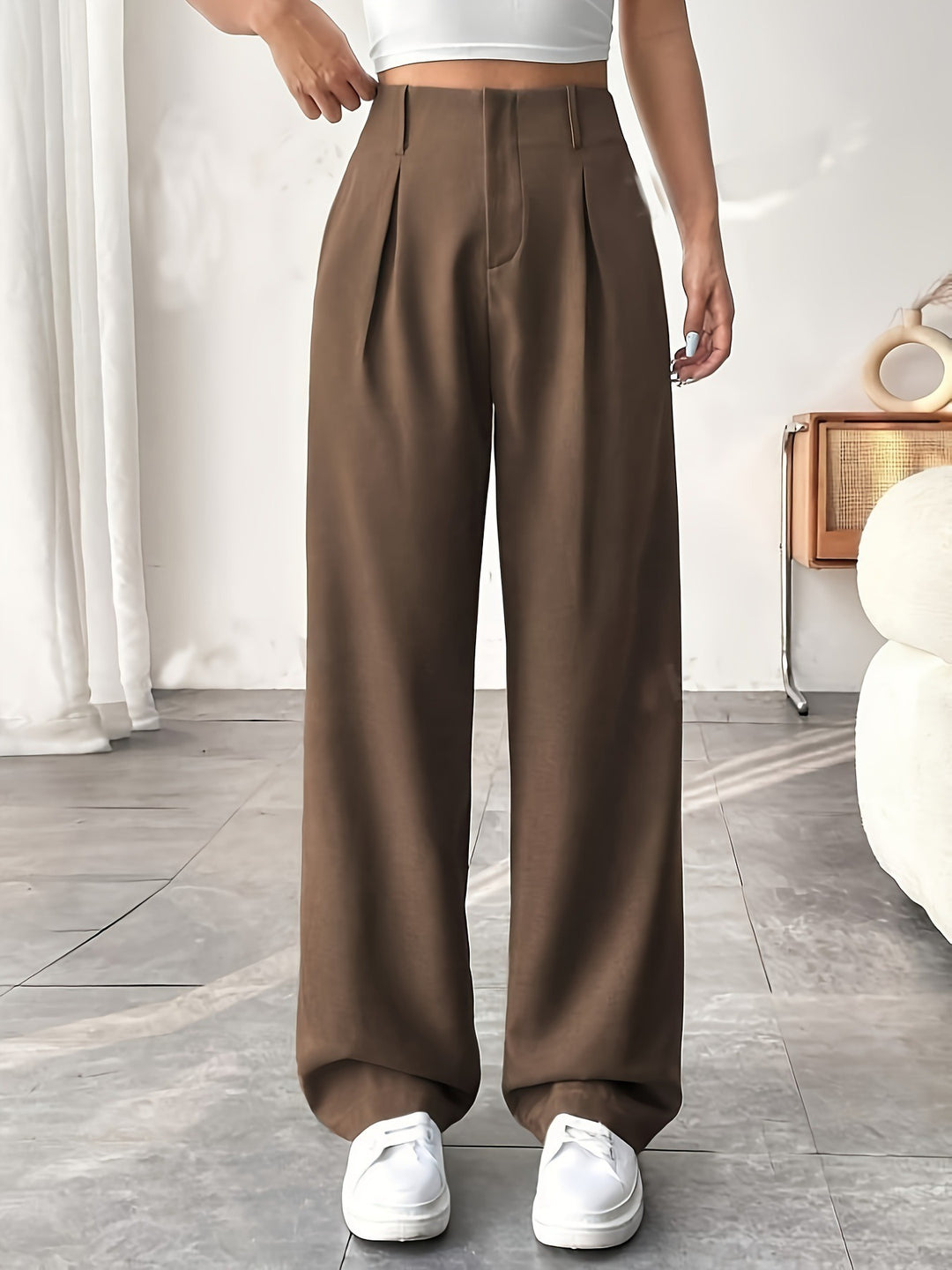 High-waisted wide trousers for women with pleats Lune London