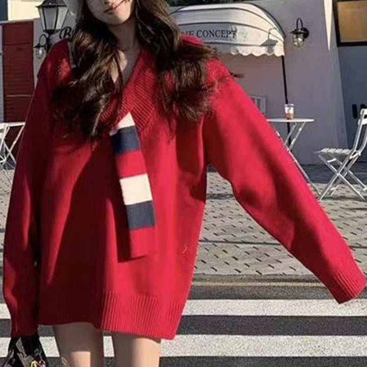 Casual women's sweater with textured V-neck and oversized fit Lune London