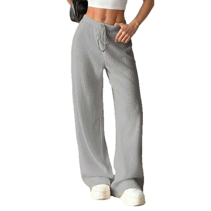 Casual loose-fit leisure pants for women in soft structured material Lune London