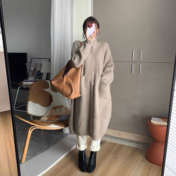 Manteau en tricot pour femmes avec grandes poches et détail de bouton Chic & Stil