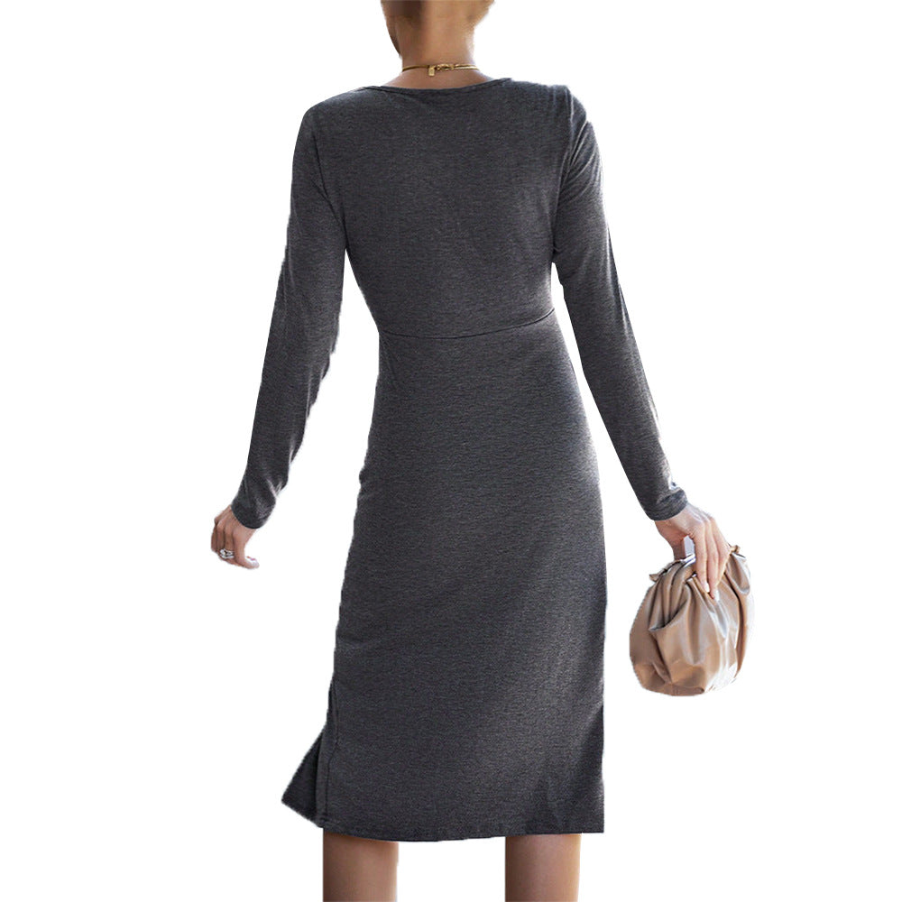 Robe midi femme avec des détails découpés créatifs et un design drapé élégant Chic & Stil