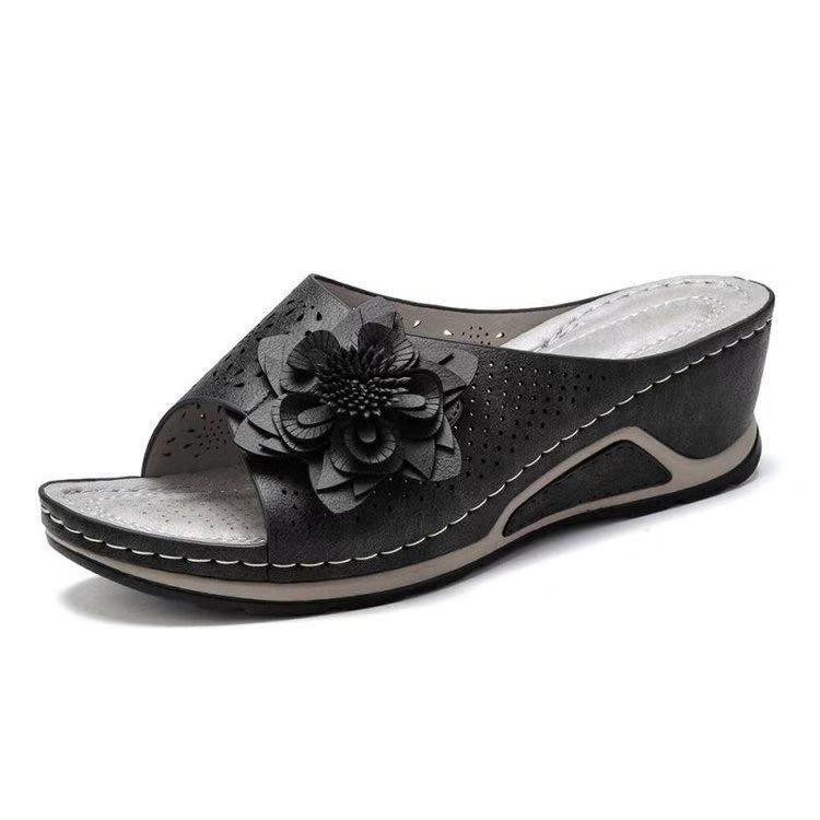 Fashion women's sandals with floral details and comfortable sole Lune London