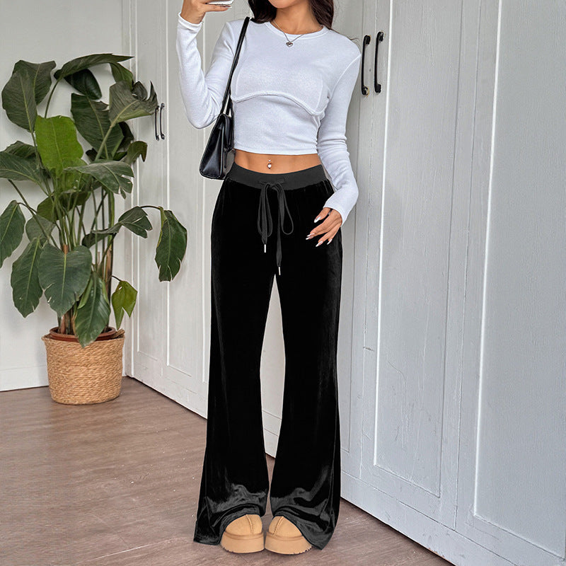 Loose lounge pants in velvet for women with elastic waistband and drawstring Lune London