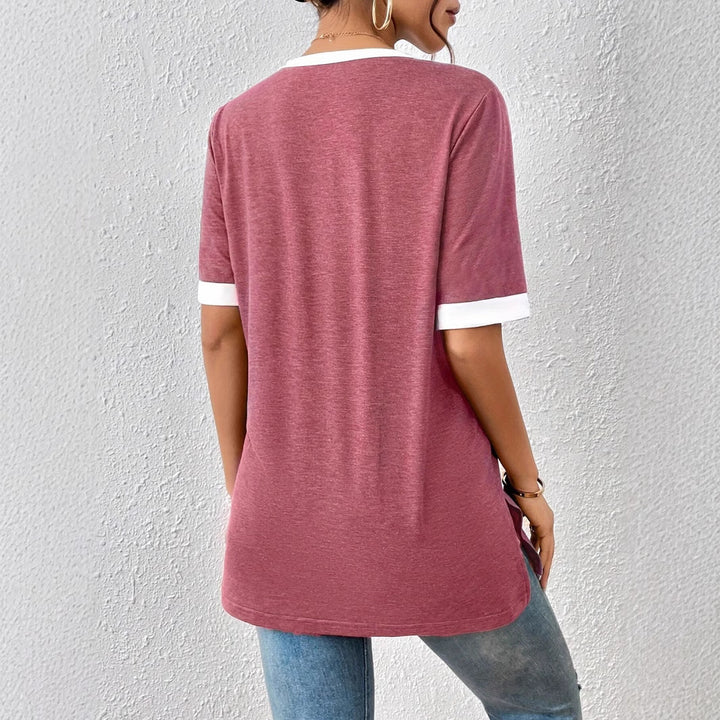 V-neck T-shirt for women with trendy accents and a comfortable fit Lune London