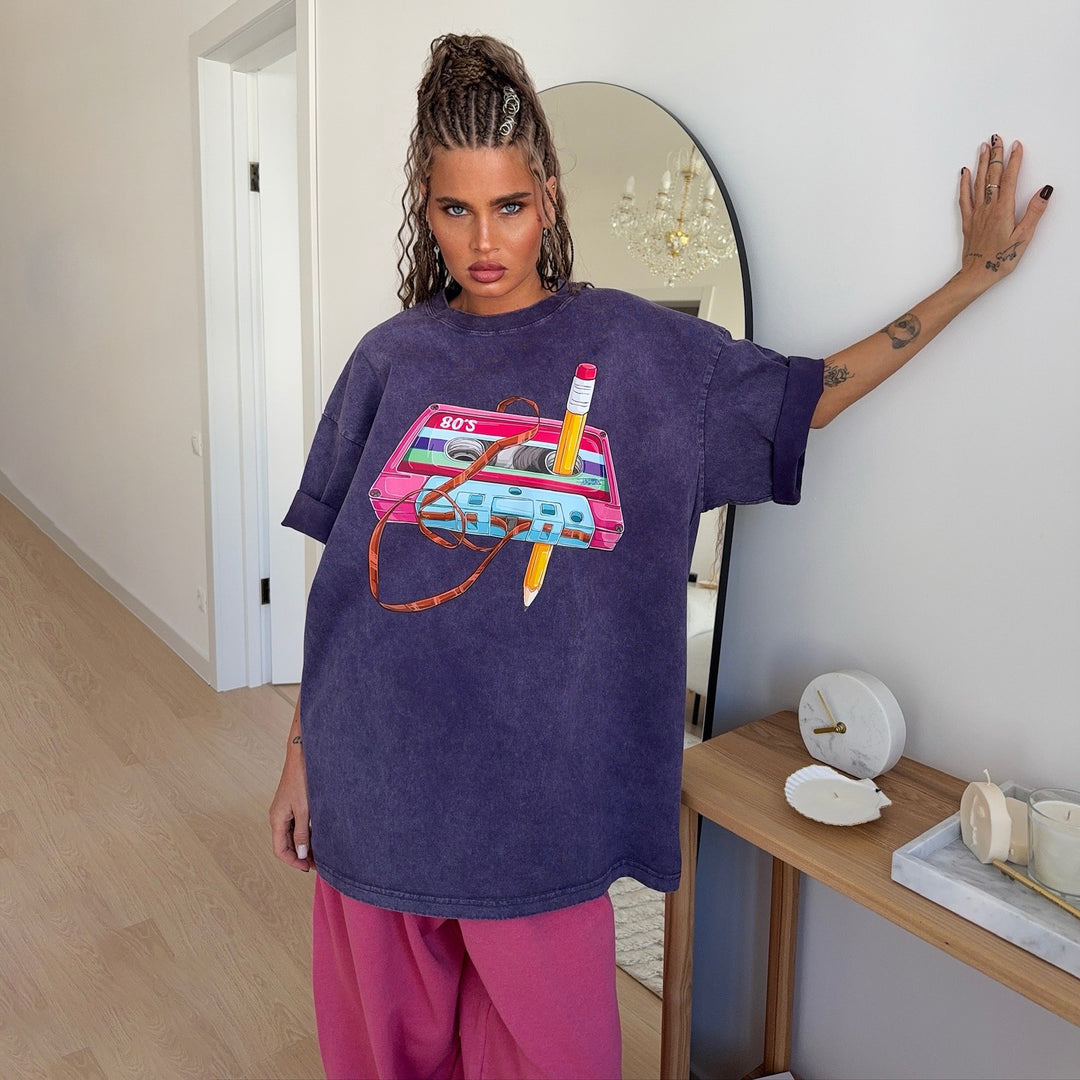 Oversize T-shirt for women with creative 80s graphic design Lune London