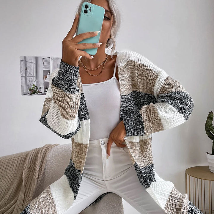 Cardigan tricot femme avec un motif rayé décontracté et une coupe ouverte Chic & Stil