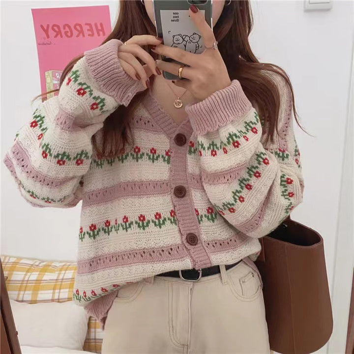 Knit jacket for women with nostalgic floral patterns and a generous cut Lune London