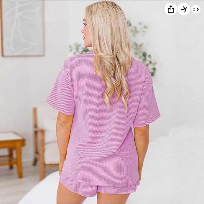 Comfortable set for ladies with short sleeves, V-neck and elastic waistband Lune London
