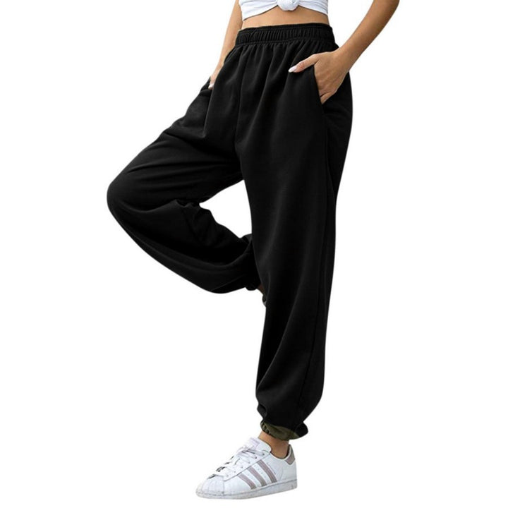 Casual pants for women with a wide cut and elastic waist Lune London