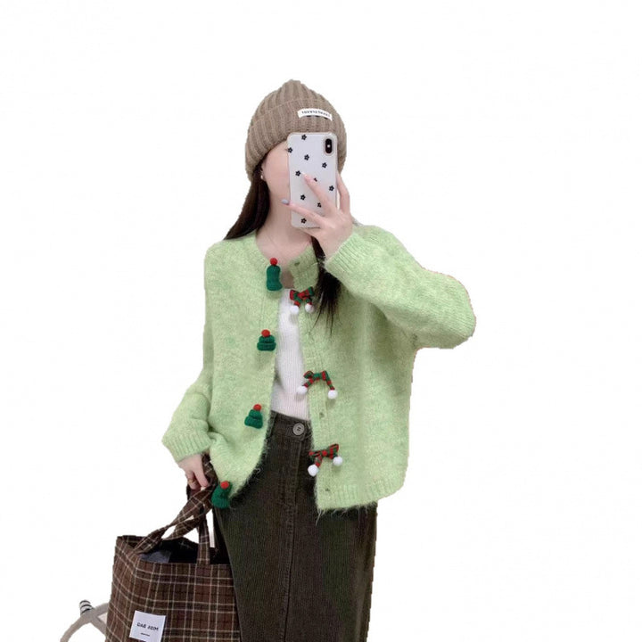Cardigan pour femmes avec des appliqués festifs et des détails de boutons Chic & Stil